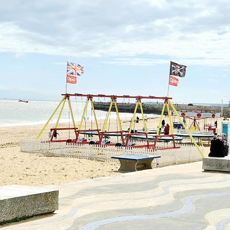 Vitamin Sea Beachfront Apartment Ramsgate - Sleeps 4 Esterno foto